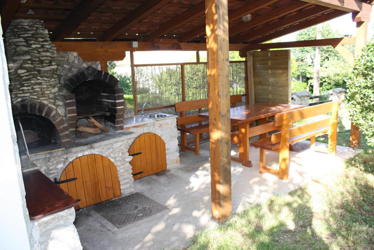 Holiday Home Radmila Premantura Ngoại thất bức ảnh